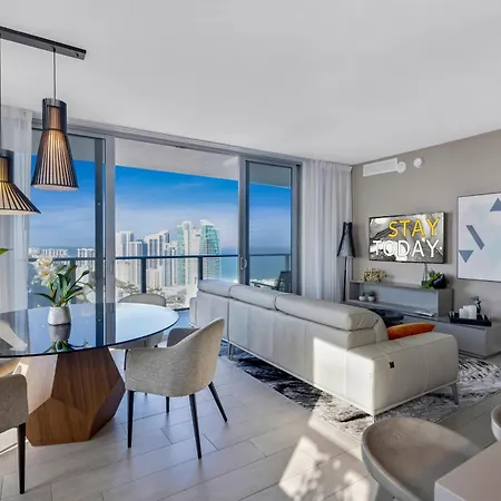 Hyde Beach House - Luxury 2-Bedroom - Gorgeous View - Resort Amenities - Rooftop Pool - Hot Tub - Tennis Court - Minutes To The Ocean